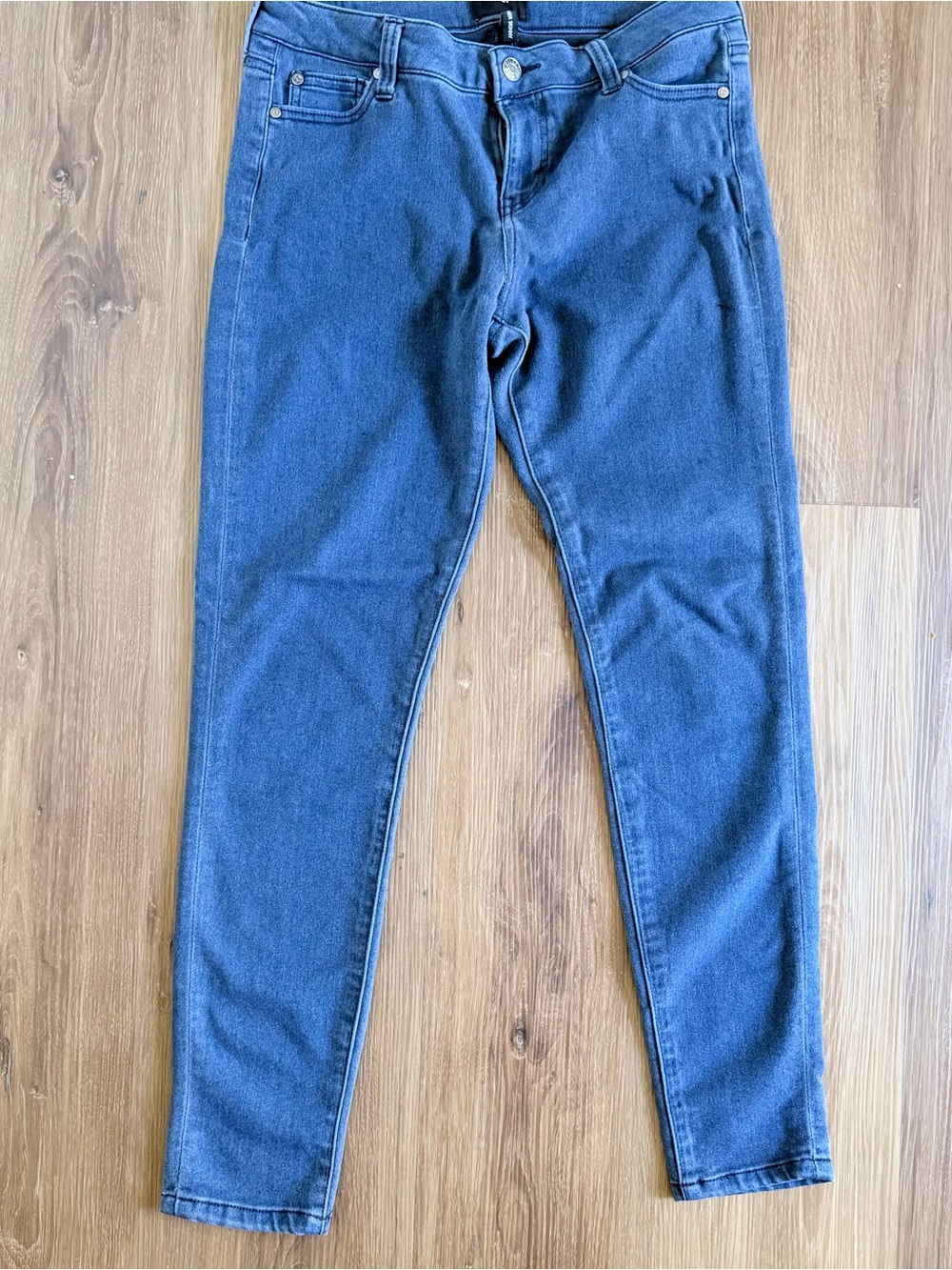 Celebrity Pink Women's Dark Blue Skinny Jeans size 9/29 B0016